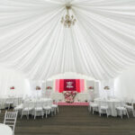 Убранство зала на свадьбе в арочном шатре на территории Apart Hotel Линкер Парк, фото 5