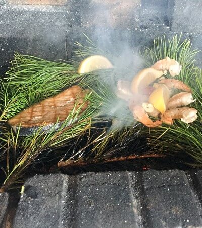 Ресторан предлагает казан-мангал – блюда, приготовленные на огне по фирменному рецепту шеф-повара «Линкер Парк»