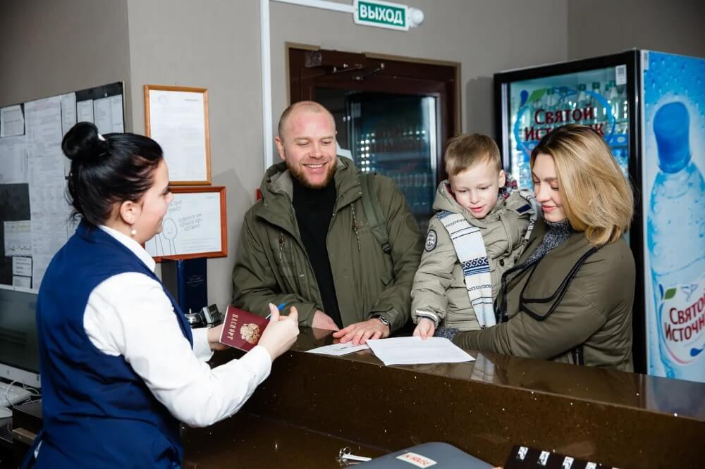 Семейный отдых зимой в Линкер Парк начинается со встречи приветливым персоналом, фото 1