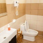 В каждой сауне для гостей «Линкер Парк» оборудованы современные туалетные комнаты, фото 23