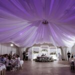 Вариант оформления места для новобрачных на свадьбе в арочном шатре на территории Apart Hotel Линкер Парк, фото 13